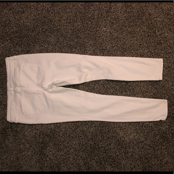 Old Navy Rockstar ripped jeans - Picture 5 of 6